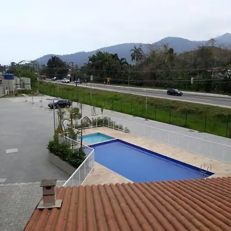Apto Em Ubatuba Divisa Com A Praia De Itagua E Facil Acesso As Praias Fica Ao Lado Do Atacado Tenda Da Rodovia Rio Santos Exterior photo